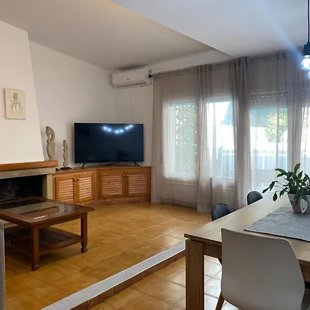 Tatil Evi Casa Con Terraza, Piscina Y Zona Barbacoa Montrás
